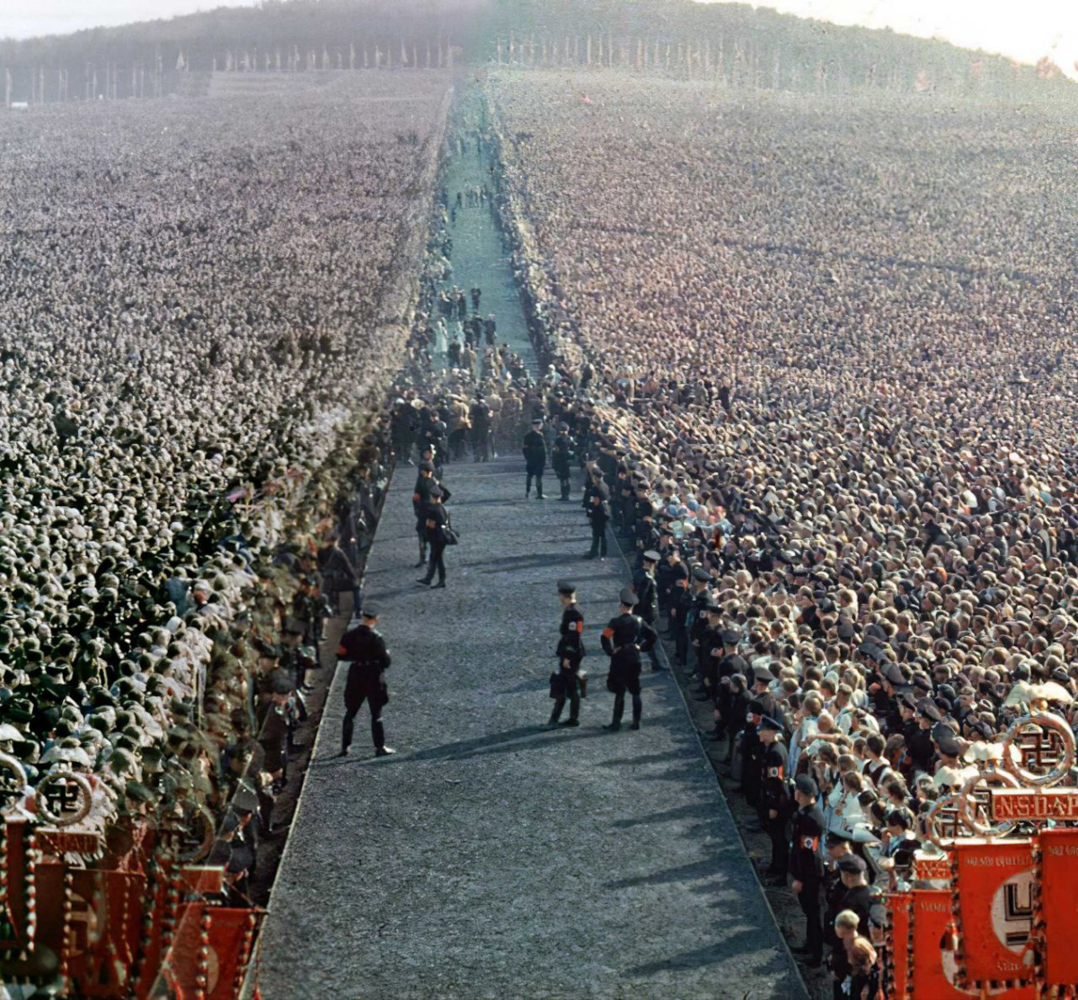 самый массовый митинг в истории превратился в коллективную амнезию