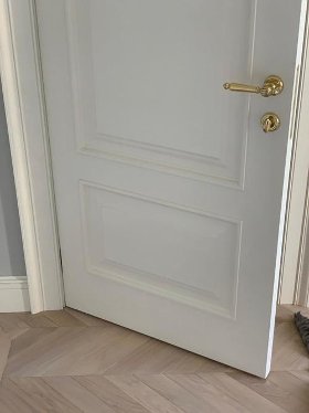 Двери в квартиру в Москве